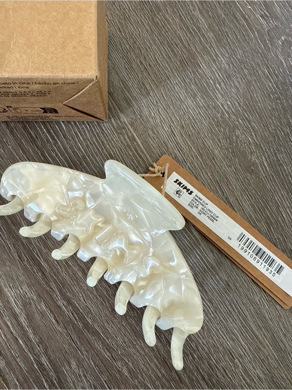 SKIMS Embossed Logo Clip in Ivory Pearl